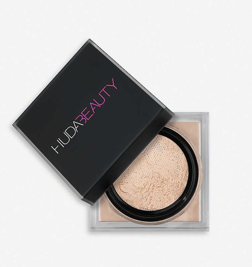 HUDA BEAUTY easy bake